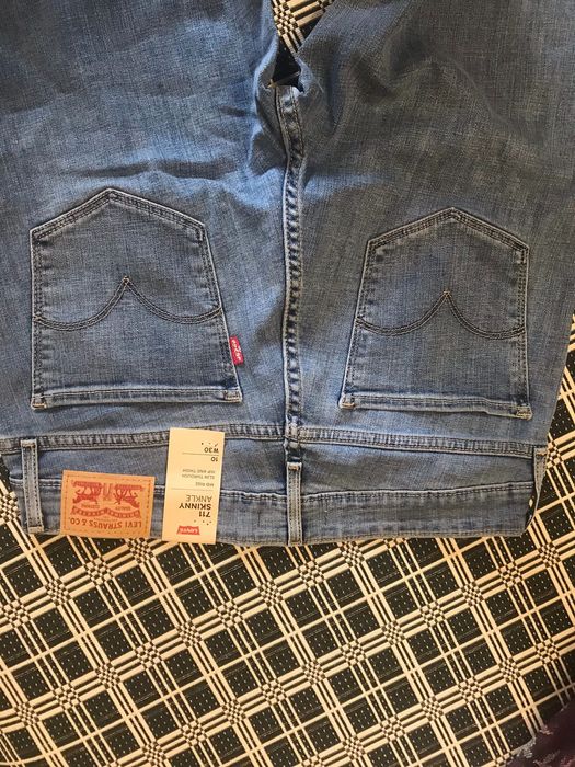 Классные джинсы Levi’s