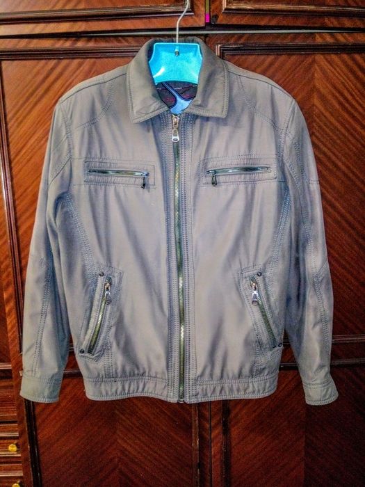 Куртка мужская- демисезонная.