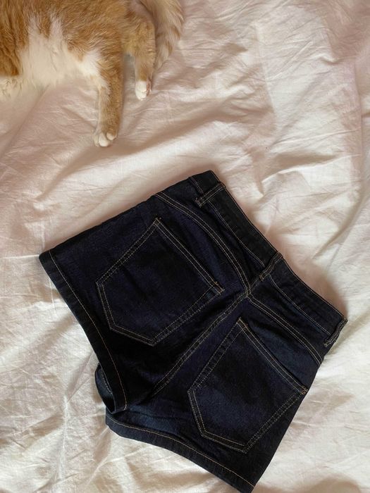 spodenki z wysokim stanem