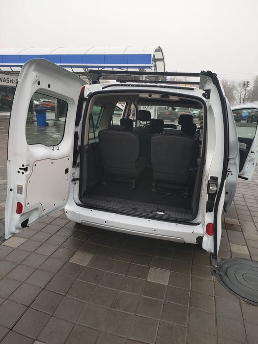 Продам своє авто Renault Kangoo 2015 року оригінальний пасажир 7 місць