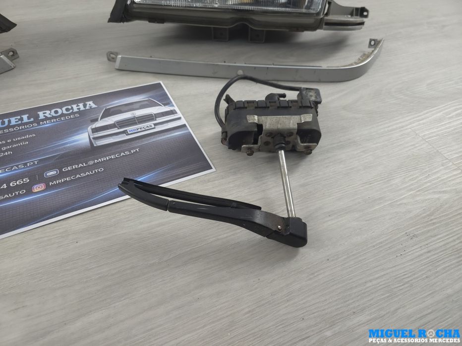 Conjunto de opticas originais xenon com sistema lava-farois Mercedes C