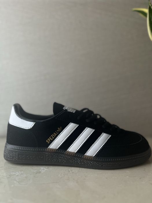 Adidas spezial.