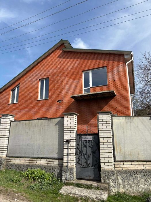 ТЕРМІНОВИЙ ПРОДАЖ! Будинок у місті! вул. С. Разіна.