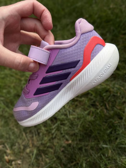 Дитячі кросівки adidas 25 р стелька 16 см