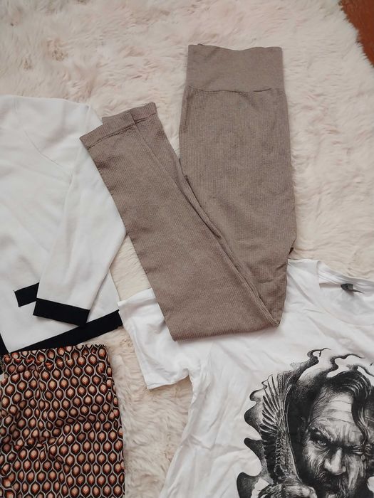 Лот речей на розмір М