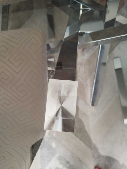 Mesa de jantar e cadeiras