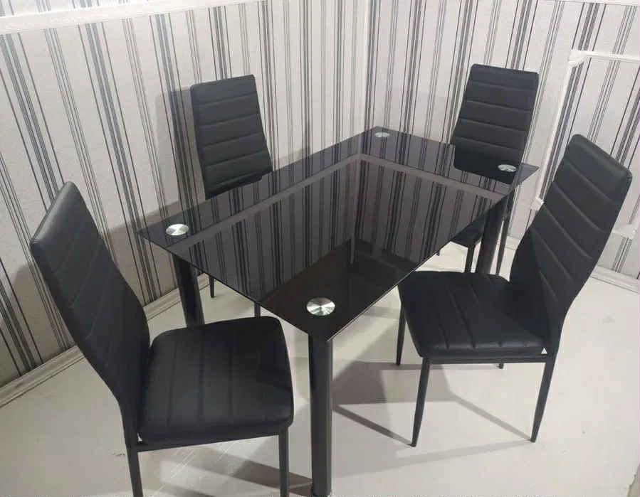 Обеденный стеклянный кухонный стол и 4 стула Обідній стіл та стільці