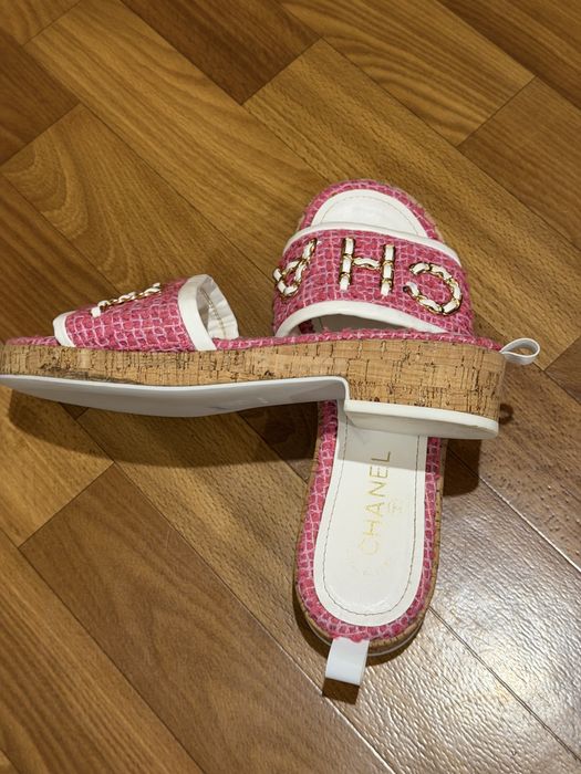 Женские сандалии-шлепанцы CHANEL