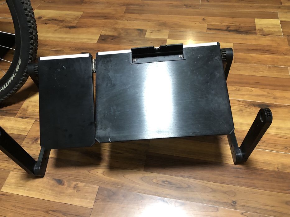 Столик , підставка для ноутбука