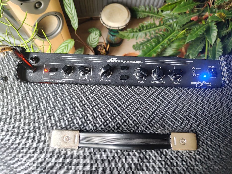 Ampeg Rocket Bass RB-210 500W 2x10 – stan idealny + pokrowiec GRATIS