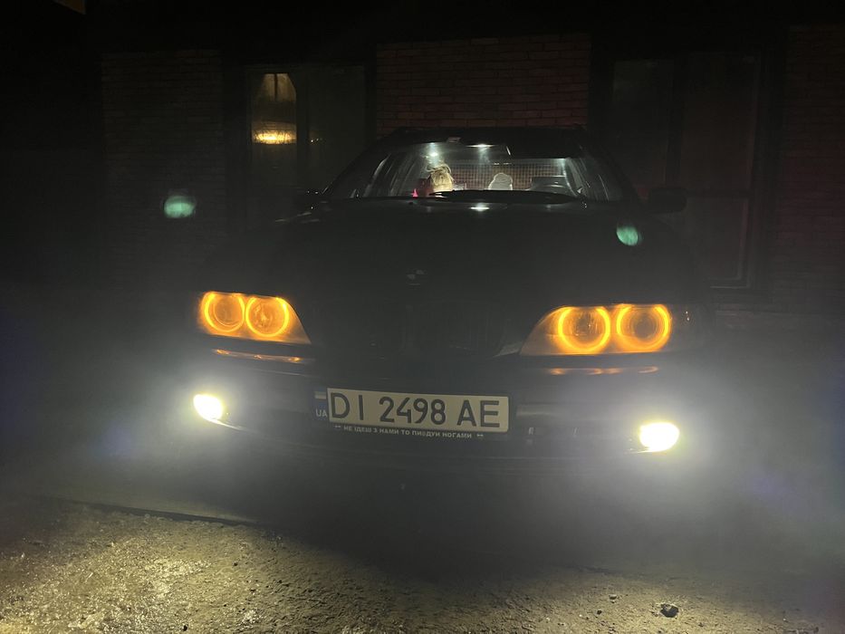 Продам bmw e39 2000 рік