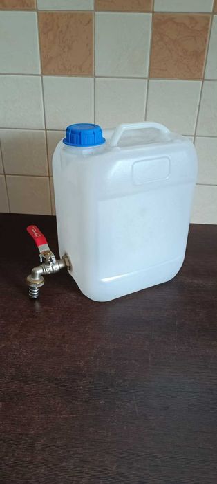 Kanister 5 litrów z kranem