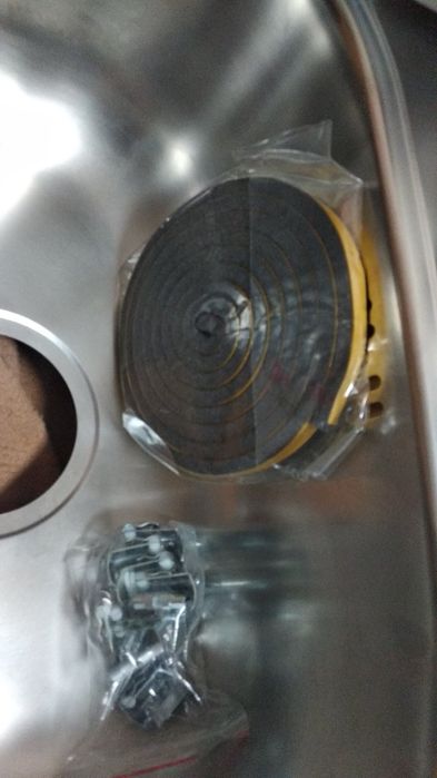 Мойка очень качественная НОВАЯ нержавейка з подвійним сифоном