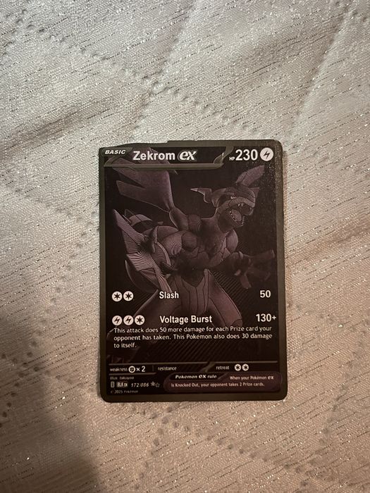 Carta pokemon rara