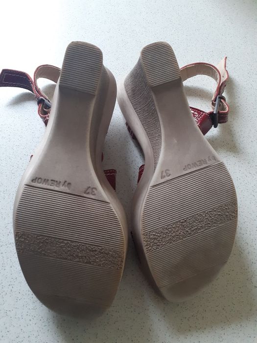 Sandały na koturnie roz. 37 jak NOWE Lasocki
