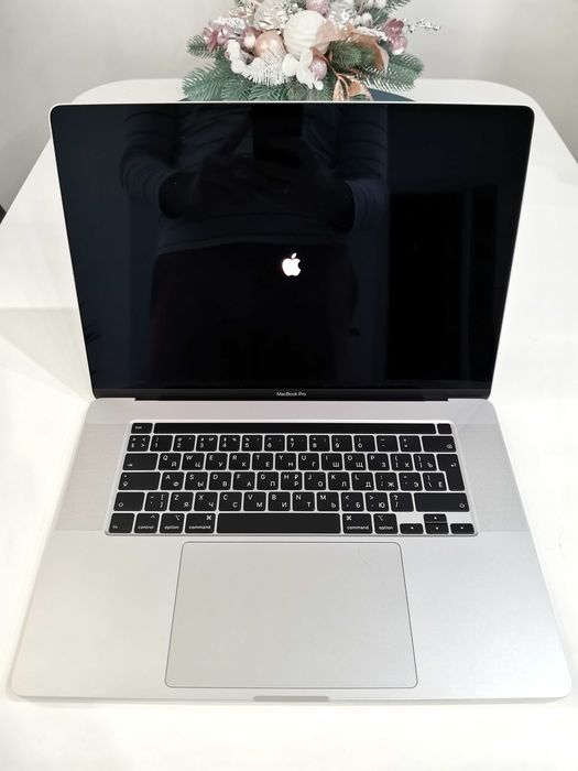 MacBook Pro 16 2019 i7 2.6Ггц 16gb 512Gb ІдеалСтан БезПаролівЧиНюансів