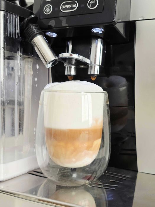 Кавомашина кофемашина Delonghi cappuccino ECAM 23.466