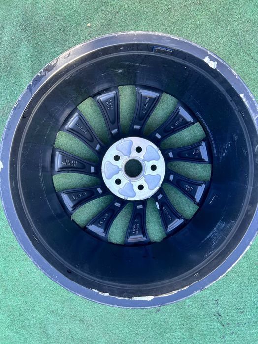 поштучно диск 5/114.3 r21 Tesla Y Perfomance