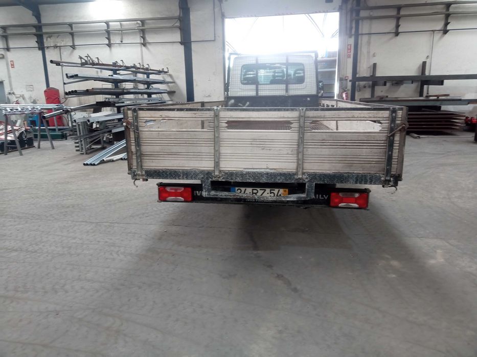 Carrinha Iveco caixa aberta