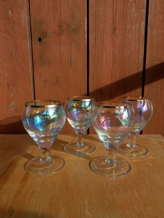 Kieliszki koniak opalizujące złote prl vintage