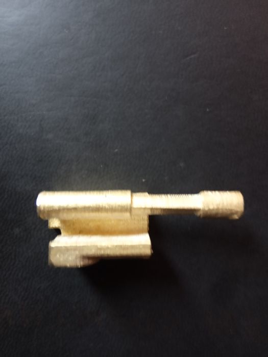 Поршень з латуні