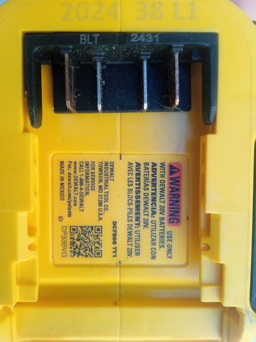 Імпакт DeWalt DCF860