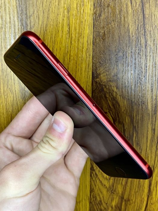 iPhone SE 2020 256gb Red Neverlock. Гарантия!