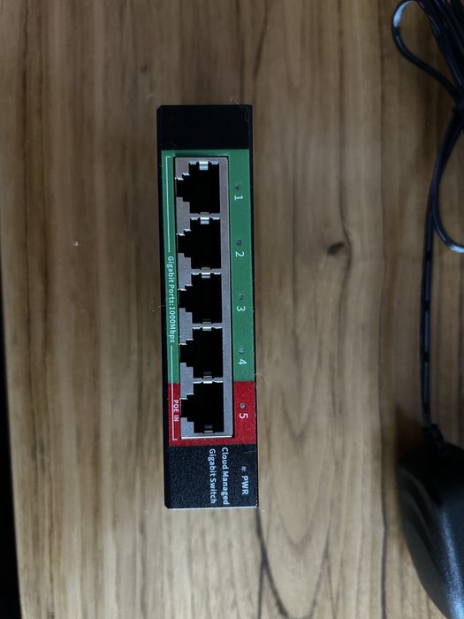 Switch Gigabit 5 portas (standalone ou cloud managed)
