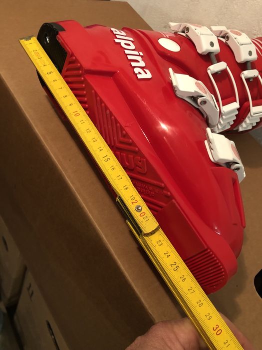 Продам чоботи лижні