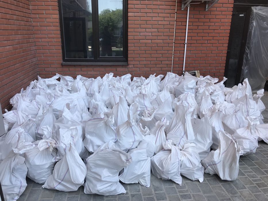 Демонтаж стяжки, стін, плитки,вивіз буд сміття, вантажники, переїзди