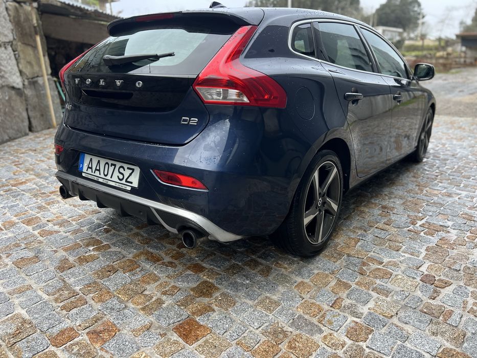 Volvo V40 D2 R Design 1.6 diesel Reservado