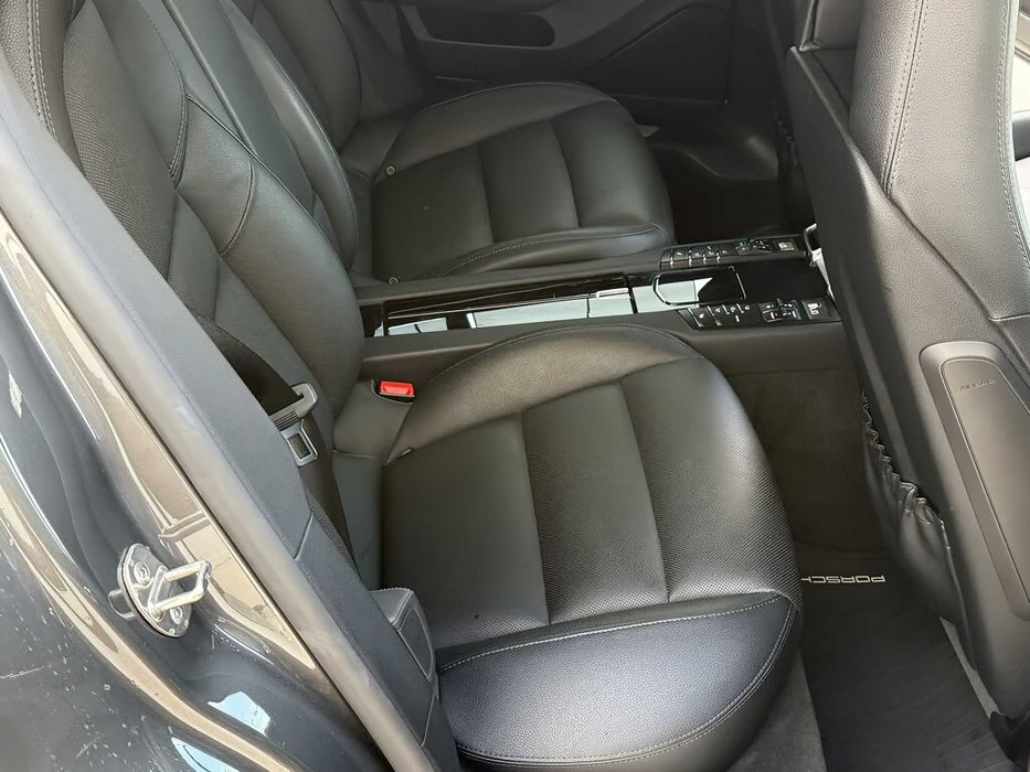 Porsche Panamera 4S      2015
