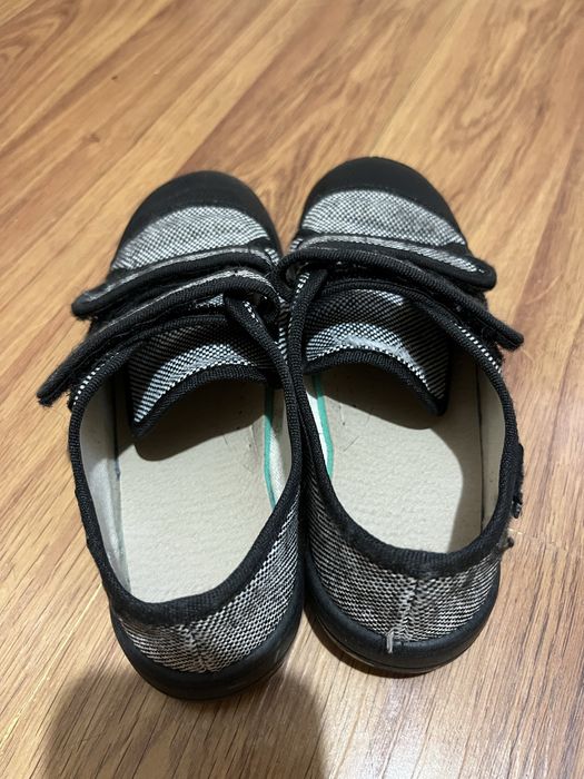 Тапочки(перезувне в школу)