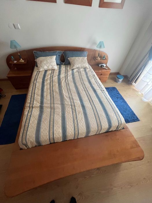 Mobília de Quarto Completa em Madeira – Bom Estado