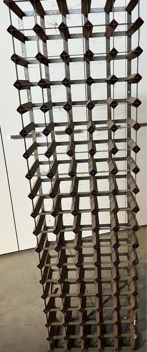 Garrafeiras com diferentes dimensoes