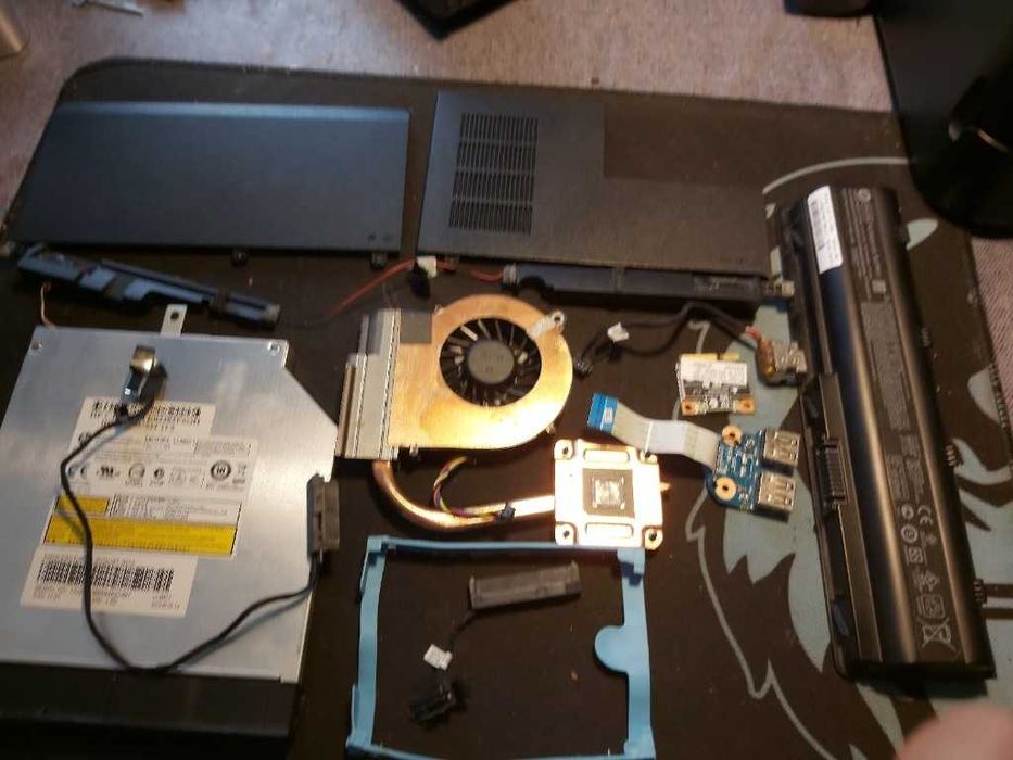 Klapa ,ramka, palmrest laptop HP 2000 komplet