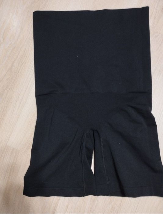 Продам шорты корректирующие фигуру, размер  M,XL