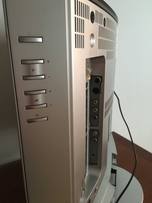 TV Sony KLV23HR2 & comando