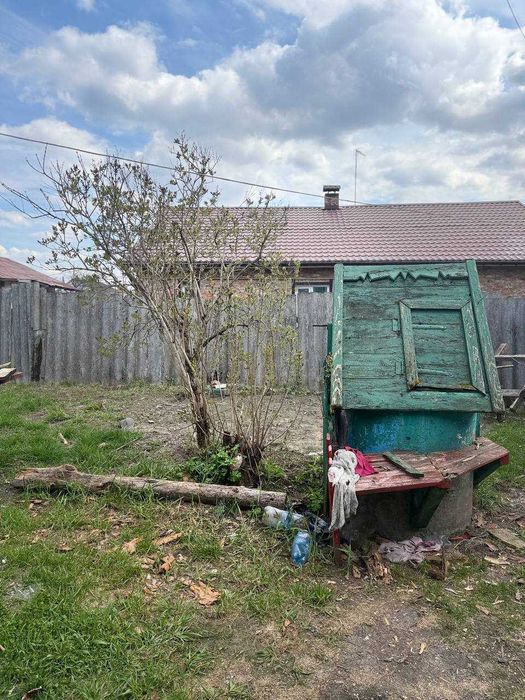 Продаж будинку в центрі с. Ріпки з приватизованою ділянкою!