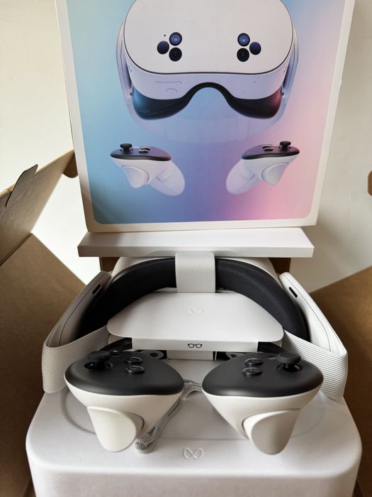 Meta Quest 3S 128Gb / Meta Quest 3S 128Gb / Meta Quest 3S 128Gb