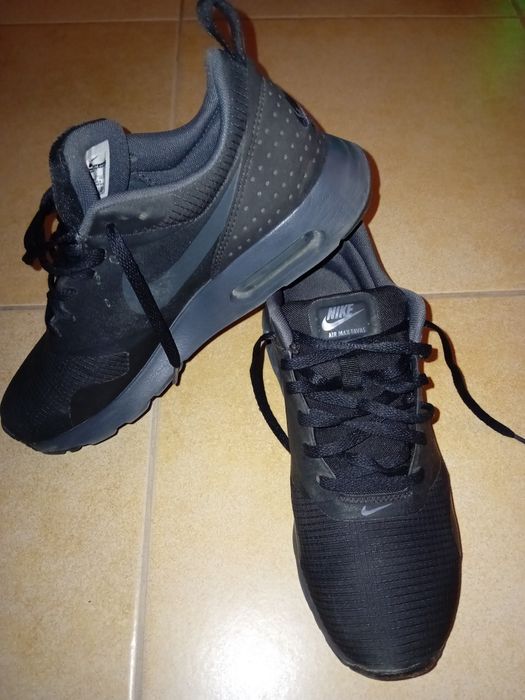Nike Air Max Tavas Black