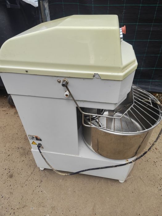 Mikser spiralny mieszalnik do ciast 50l