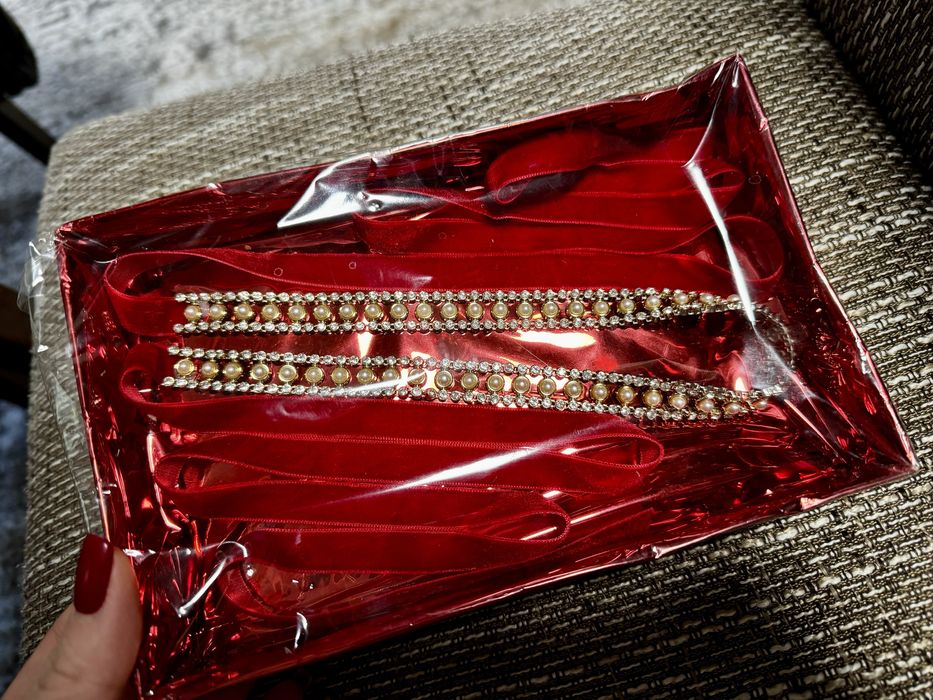 Красная лента на свадьбу