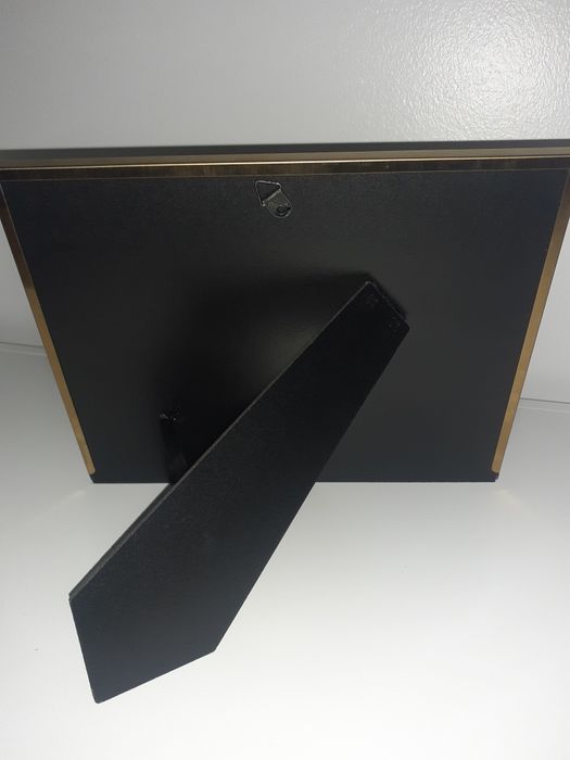 Moldura dourada nova. Homa