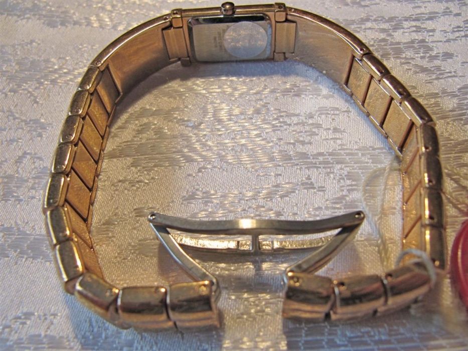 Часы женские кварцевые "ROMANSON RM 0219L", новые