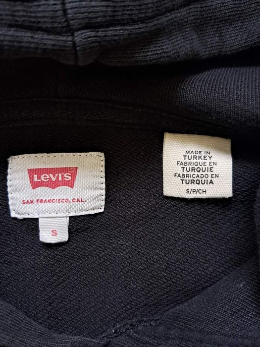 Levi's-Levi Strauss&Co. чорне жіноче худі з капюшоном і кишенями — zdjęcie 4