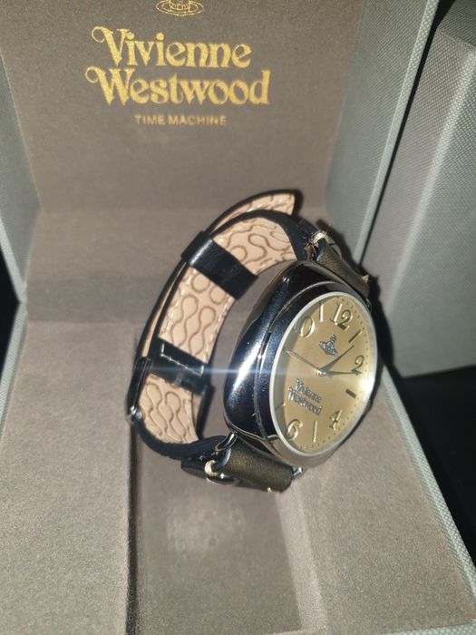 Продам часы Vivienne Westwood