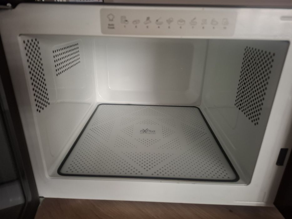 Mikrofalowka beztalerzowa Whirpool