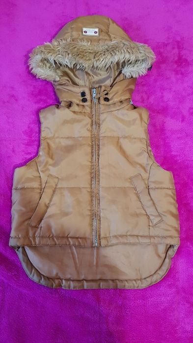 Безрукавка Outfit на дівчинку
Розмір 98.