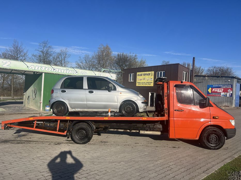 Послуги еакуатора та вантажні перевезення